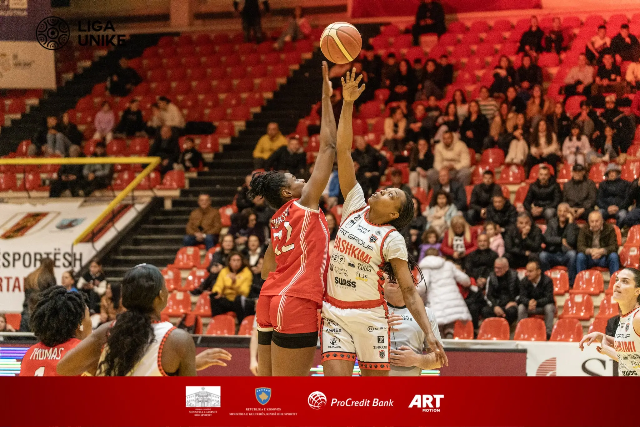 Pamje nga ndeshja Bashkimi-Flamurtari (Liga Unike)